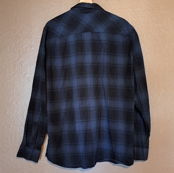 Fox Plaid Flannel Size XL - Picture 3 of 5